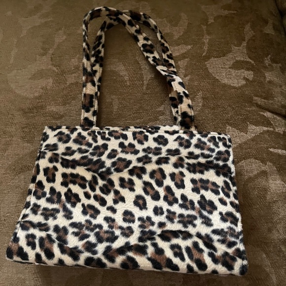 Leopard Handbag - Picture 2 of 7